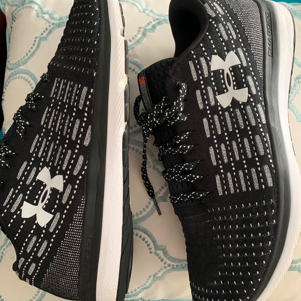 New Under Armour tennis shoes